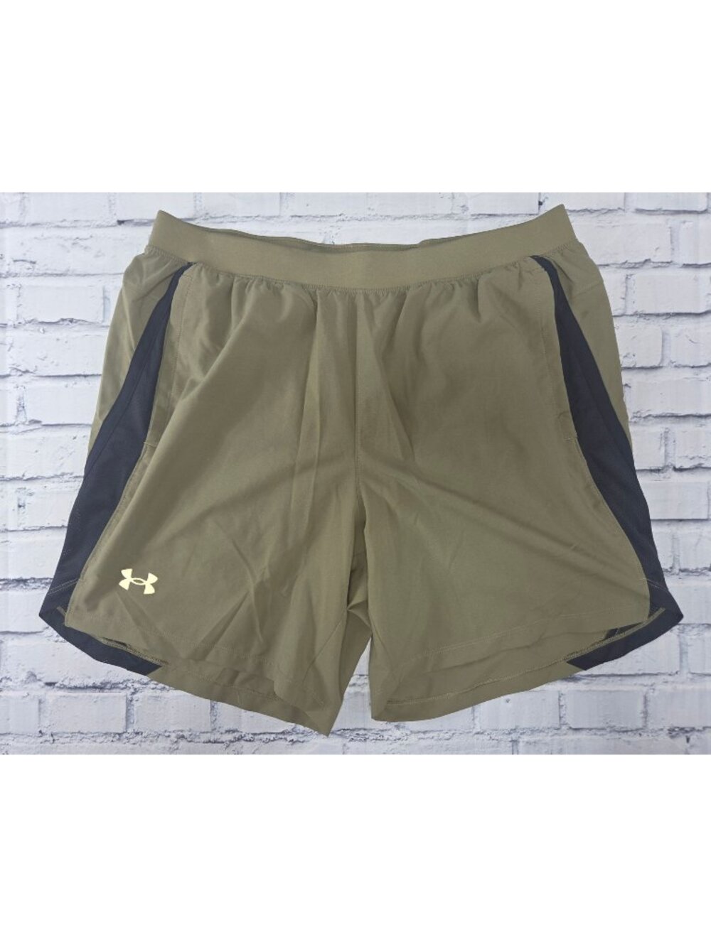 Under Armour Mens HeatGear Olive Mesh-Panel Fitted Shorts XL